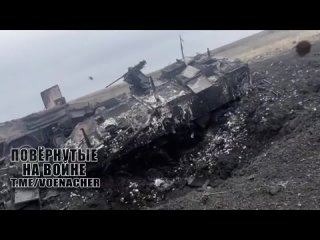 Уничтоженные украинский БТР-70, американский БТР Stryker и брошенный Т-72АВ ВСУ в районе Работино.