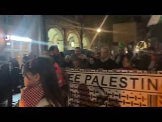 A demonstration in support of Palestine took place in Berlin on Friday evening. According to rough estimates, about 1,500 par