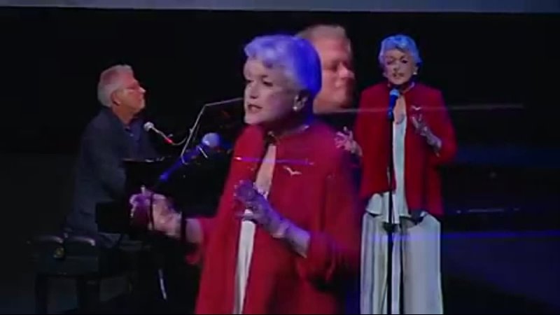 Old lady Angela Lansbury sings her song from Beauty and the Beast at the age of 90