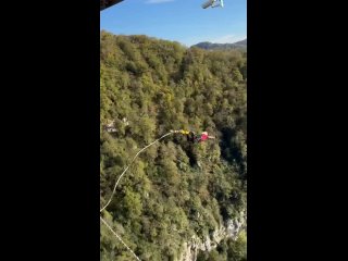 В Сочи одна пенсионерка отметила свой 69 день рождения прыжком с 210-метровой высоты