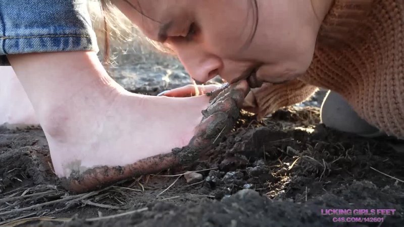 Licking Girls Feet - AURORA - Eat the dirt off my feet bitch!