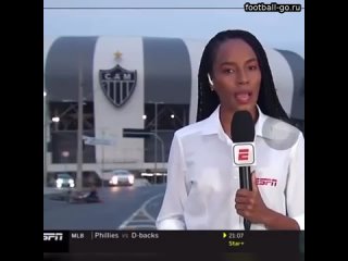 Душераздирающие кадры, случайно заснятые во время репортажа от стадиона Атлетико Минейро
