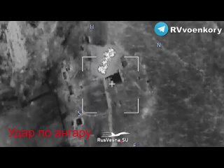 🇷🇺🇺🇦 Ya he visto un par de vídeos ucranianos en los que el operador del dron FPV apunta a soldados rusos ficticios