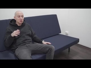 Oxxxymiron (иностранный агент на территории РФ) объяснил, зачем создал «Семейный альбом» — он увидел этот релиз во сне.