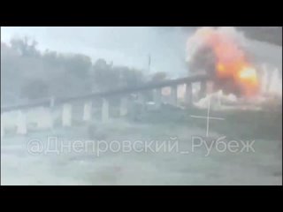 Очередной прилет с помощью УМПК по  военнослужащим ВСУ в районе Антоновского железнодорожный моста.
