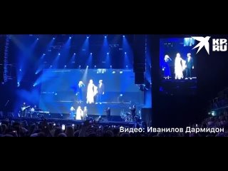 Полина Гагарина поздравила сына с днем рождения на концерте в Новосибирске