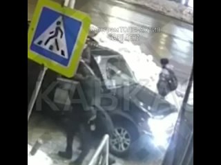 В Новосибирске пьяный полицейский из Чечни докопался до местного парня в ночном клубе, после чего был избит и получил огнестрель