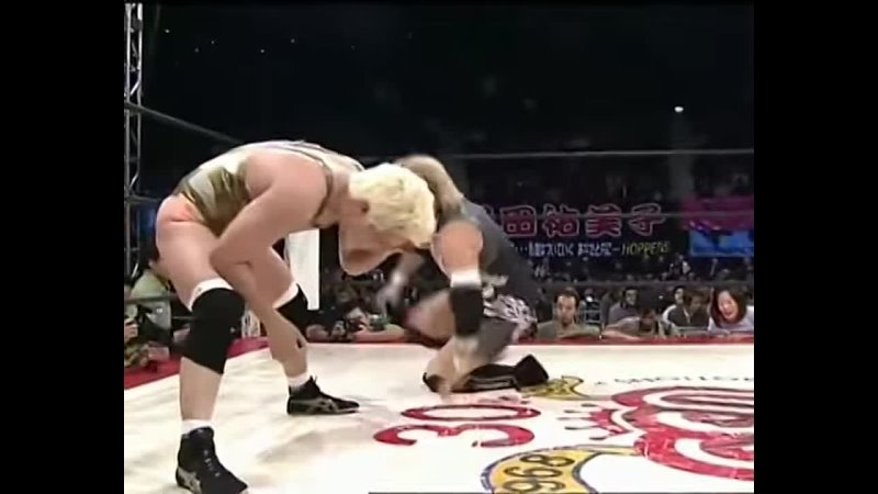 Manami Toyota & Yumiko Hotta vs Shinobu Kandori & Noriyo Tateno (AJW 11/23/2000)