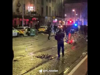 Ирландцы устроили массовые беспорядки в Дублине из-за сегодняшнего нападения мужчины с ножом на детей