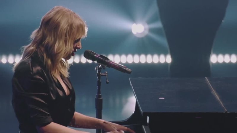 Taylor Swift — Daylight (Live From Paris)