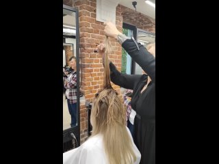 Видео от Окрашивание волос.Тотал блонд. AirTouch. Шатуш.
