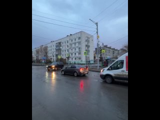 🚦 В Рязани установили новый светофор на перекрёстке улиц Кальной и Быстрецкой.