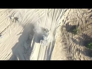 🇵🇸 🇮🇱 Hamas published a video showing an Israeli Merkava IV tank being shot down by dropping a grenade from a drone