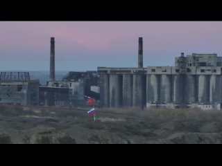 #СВО_Медиа #ЗеРада
🔥 РФ публикует кадры взятия террикона - ключевой высоты в Авдеевке.
