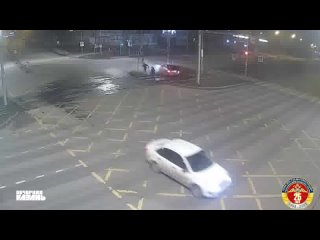 Водитель Mercedes устроил ночную погоню с автоинспекторами в Казани