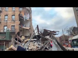 В Нью-Йорке, в Бронксе, частично обвалился 6-этажный жилой дом