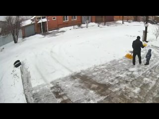 В Оренбургской области снегоход на огромной скорости влетел в авто.
