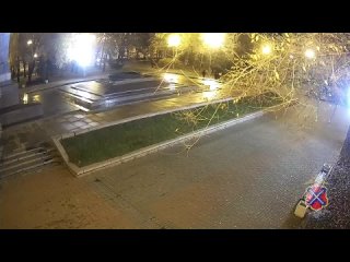 В Волгограде две студентки прикурили от Вечного огня