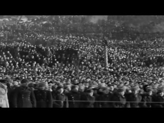 Публичная казнь фашистских преступников в Киеве 2 февраля 1946 года на площади Калинина.mp4