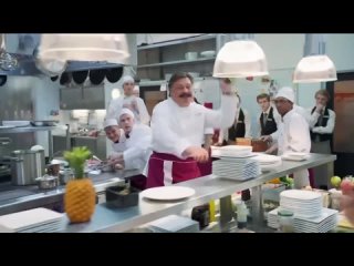 В Польше нашли ремейк сериала «Кухня», который почти покадрово повторяет российский оригинал.