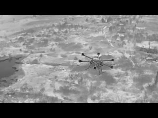 Оператор квадрокоптера ВДВ ВВО в воздушном бою над Артемовском сбил ударный гексакоптер ВСУ типа «Баба Яга»