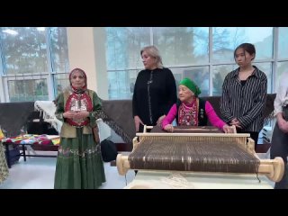 В Уфе продолжаются мастер-классы по изготовлению башкирской тканой шали