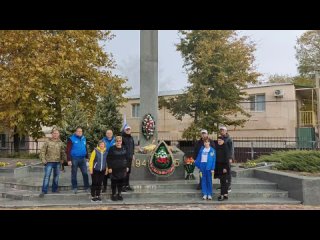 Сегодня, в День Освобождения от немецко-фашистских захватчиков, актив РО ЛДПР Запорожской области посетил воинские мемориалы в п