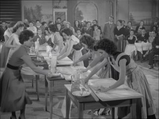 УКРАЛИ ТРАМВАЙ | Hanno rubato un tram (1956) - комедия. Альдо Фабрици, Марио Боннар, Серджио Леон 1080p