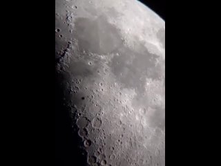 Астроном-любитель из Мексики наблюдал за Луной в телескоп и запечатлел пролетающий НЛО, отбрасывающий мощную тень