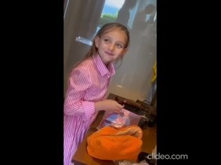 Уроками бы лучше занималась... - Александр Хейстонен