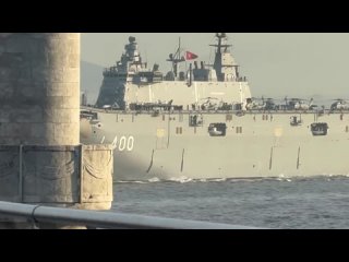 🇹🇷 Estambul conmemora el centenario de la fundación de la república turca con un espectacular desfile marítimo