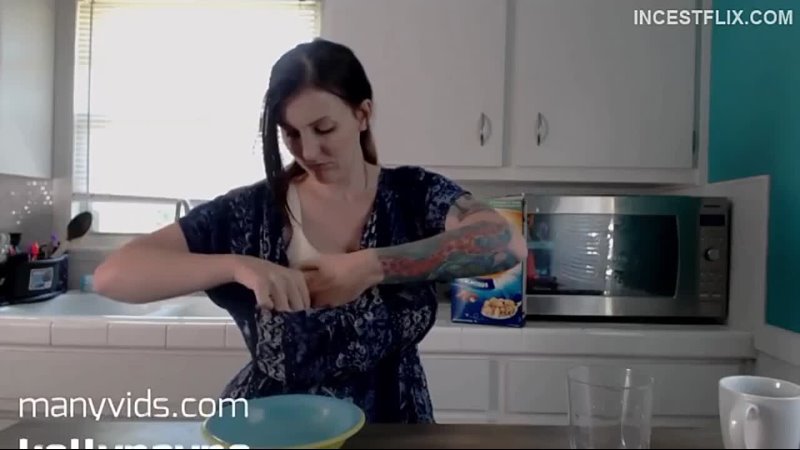 Kelly Payne - Mom Makes You Breastmilk Cereal (1)
