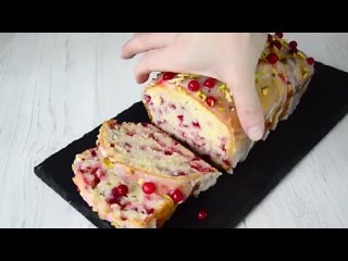 # Нежный ягодный кекс (Замечательное сочетание ягод, ванильного аромата и легкой кислинки от глазури)