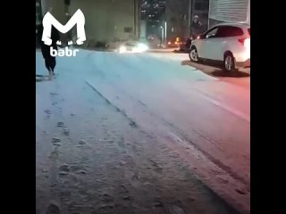Из-за снега на дорогах Маркова водители стоят в пробках и попадают в ДТП
