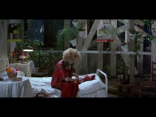 Нескромное обаяние порока комедия драма 1983 Испания