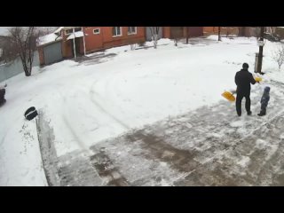Снегоход на большой скорости влетел в автомобиль в Бузулуке Оренбургской области