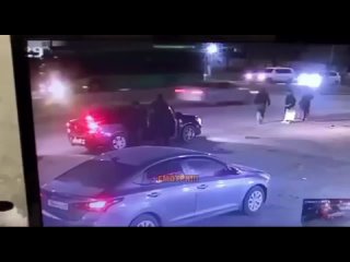 В Казахстане женщина столкнула мужчину под колеса грузовика