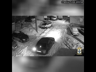 В Новосибирске водитель подвез возвращавшегося с корпоратива гражданина, но затем избил его и ограби