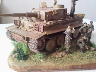 TIGER Ausf.E c экипажем (Zvezda) 1⁄35