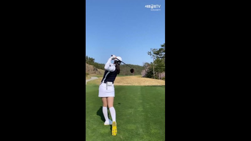 Beautiful sexy naked nude Korean girls playing golf (155)