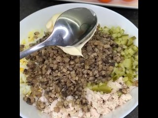 # Рецепт Салат «Рафаэлло» 🥗 (Необычный и вкусный рецепт, который обязательно понравится вашим гостям!)