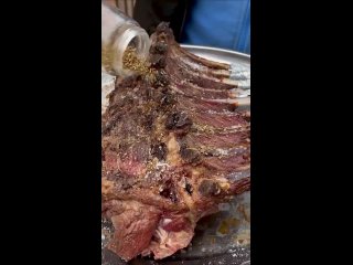 🤯Unrealistically Delicious Meat on Ribs💯.mp4