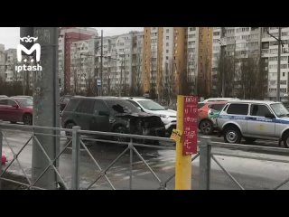 “Ленд Ровер“ загорелся на ходу неподалёку от ТЦ “Южный“