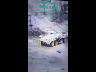 Очередное видео удачного спасения нашего бойца от вражеского FPV-камикадзе, вместо того чтобы поразить стоящий БТР-82А, враги ре