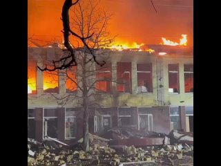 ВСУ обстреляли Скадовск в Херсонской области. Удар пришёлся на здание мебельного магазина