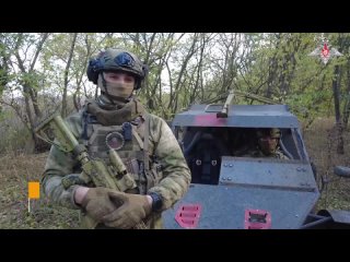 Кадры боевой работы мобильной группы Новороссийского гвардейского горного соединения ВДВ на автомобиле типа «багги»