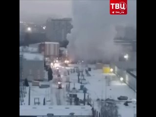 Более 20 многоэтажных домов в нескольких районах Москвы остались без света в результате пожара на подстанции в столичном Отрадно