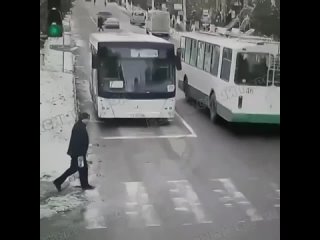 Попал под автобус