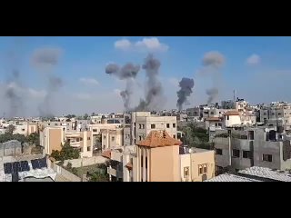 🇵🇸🪖🇮🇱 Publican en las redes sociales un video del Ejército israelí lanzando ataques aéreos contra la ciudad de Jan Yunis, en el