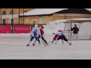 На стадионе «Юность» состоялся очередной матч Первенства Свердловской области по хоккею с мячом